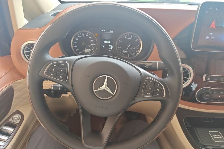 Used Mercedes-Benz Vito 2021 2.0T Business Version 7 Seats Steering Wheel