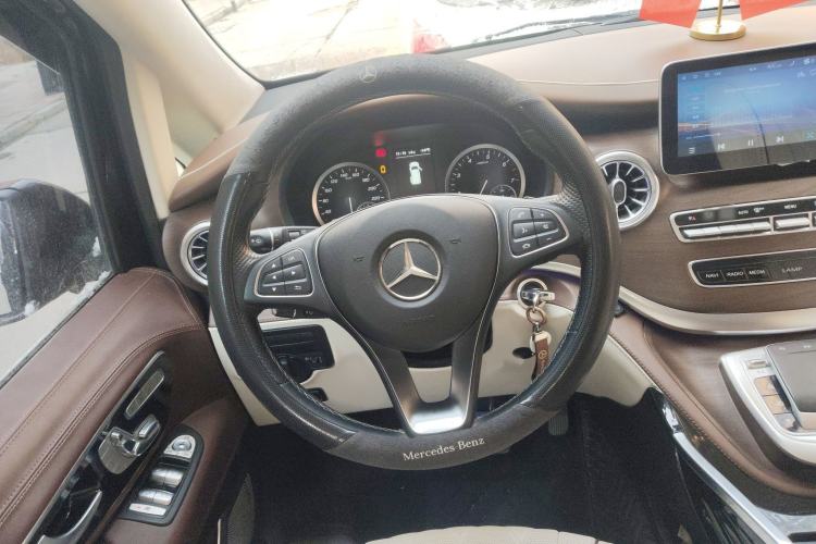 Used Mercedes-Benz Vito 2021 2.0T Business Version 7 Seats Steering Wheel