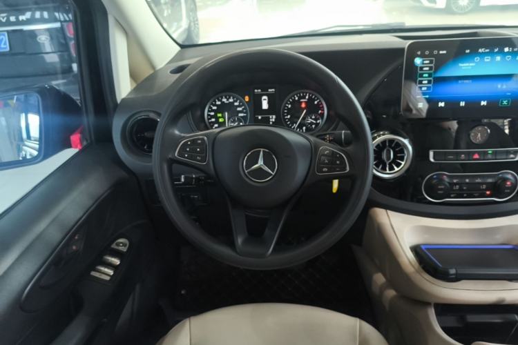 Used Mercedes-Benz Vito 2021 2.0T Elite Version 7 Seats Steering Wheel