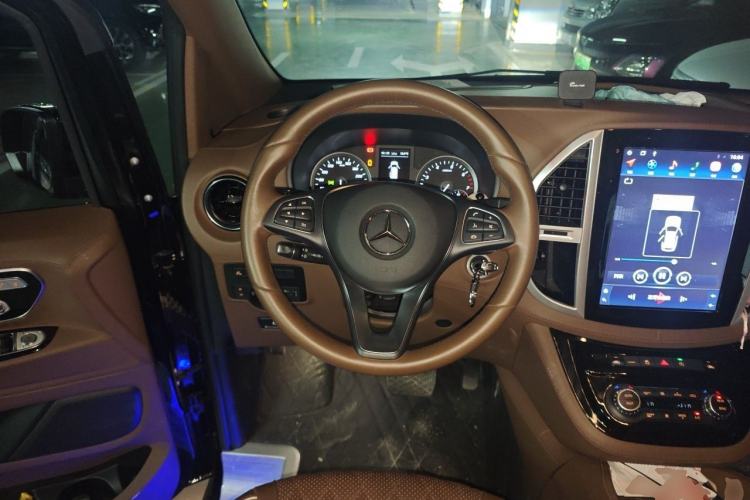 Used Mercedes-Benz Vito 2021 2.0T Business Version 7 Seats Steering Wheel