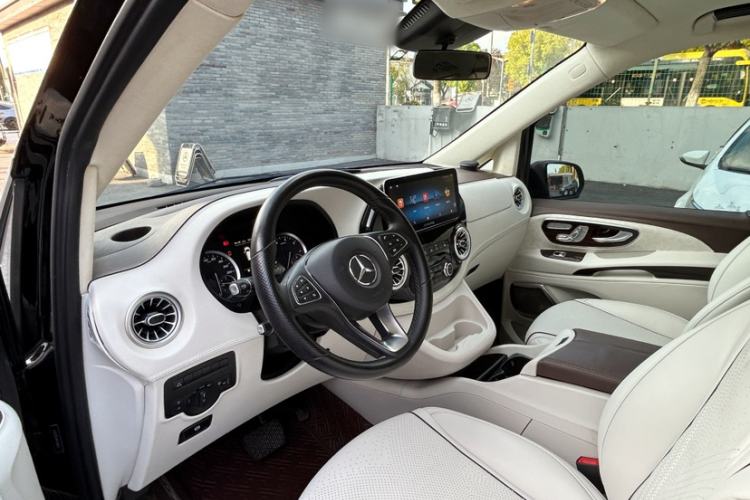 Used Mercedes-Benz Vito 2021 2.0T Business Version 7 Seats Steering Wheel