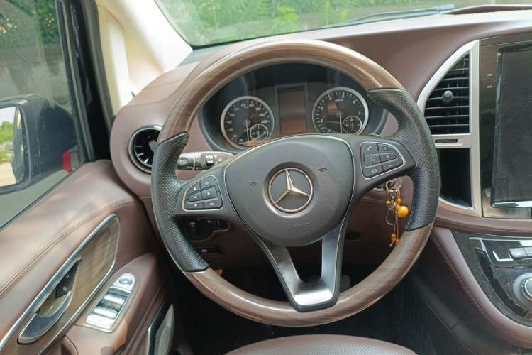 Used Mercedes-Benz Vito 2021 2.0T Business Version 7 Seats Steering Wheel