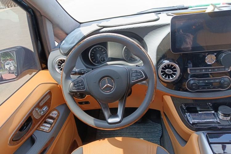 Used Mercedes-Benz Vito 2021 2.0T Elite Version 7 Seats Steering Wheel