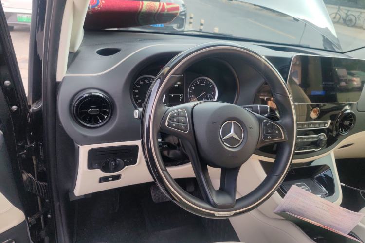 Used Mercedes-Benz Vito 2021 2.0T Elite Version 7 Seats Steering Wheel