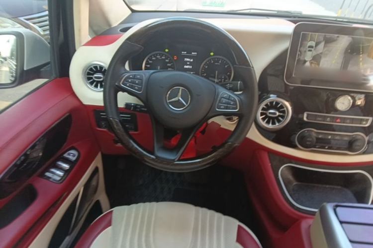 Used Mercedes-Benz Vito 2021 2.0T Elite Version 7 Seats Steering Wheel