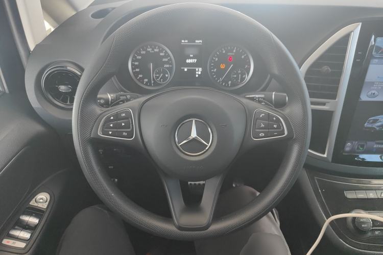 Used Mercedes-Benz Vito 2021 2.0T Elite Version 7 Seats Steering Wheel