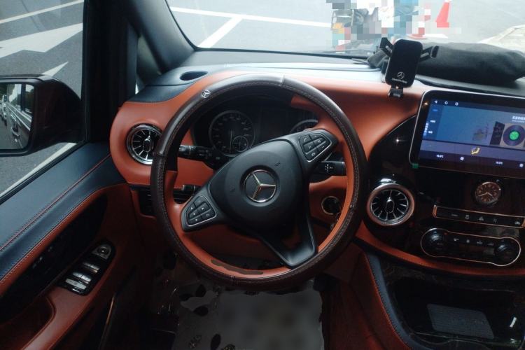 Used Mercedes-Benz Vito 2021 2.0T Elite Version 7 Seats Steering Wheel