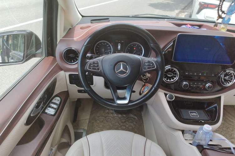 Used Mercedes-Benz Vito 2021 2.0T Business Version 7 Seats Steering Wheel