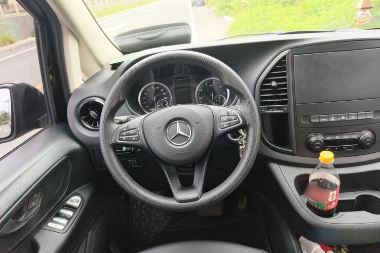 Used Mercedes-Benz Vito 2021 2.0T Elite Version 7 Seats Steering Wheel