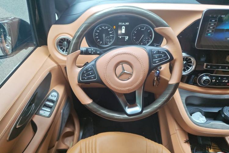 Used Mercedes-Benz Vito 2021 2.0T Business Version 7 Seats Steering Wheel