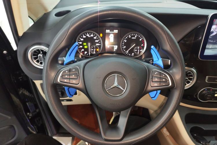 Used Mercedes-Benz Vito 2021 2.0T Elite Version 7 Seats Steering Wheel