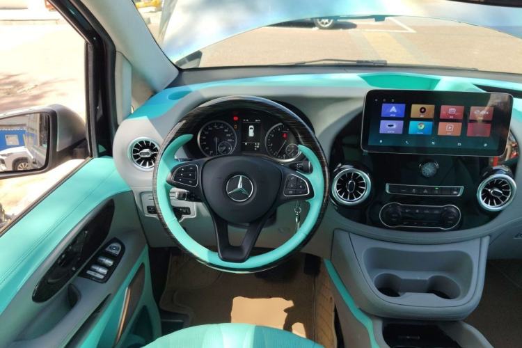 Used Mercedes-Benz Vito 2021 2.0T Elite Version 7 Seats Steering Wheel