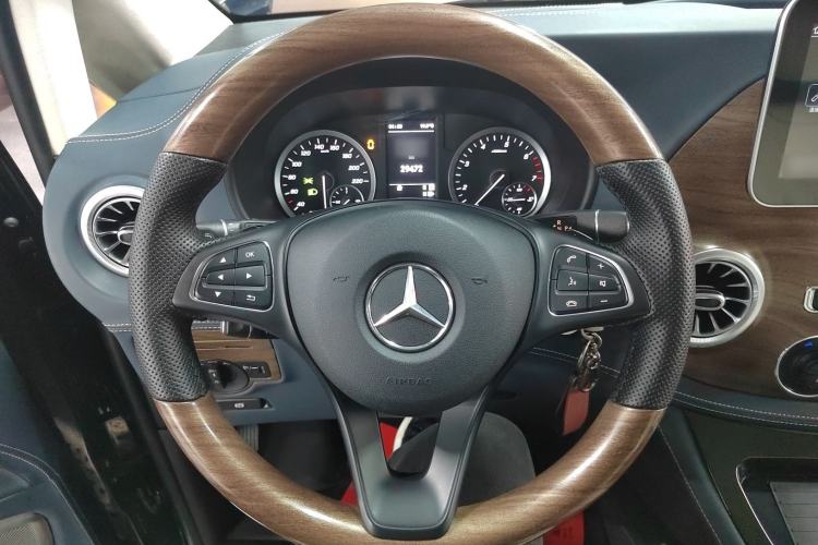 Used Mercedes-Benz Vito 2021 2.0T Elite Version 7 Seats Steering Wheel