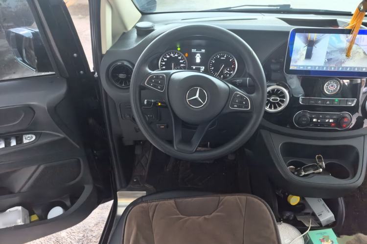 Used Mercedes-Benz Vito 2021 2.0T Elite Version 7 Seats Steering Wheel