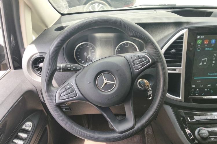 Used Mercedes-Benz Vito 2021 2.0T Elite Version 7 Seats Steering Wheel