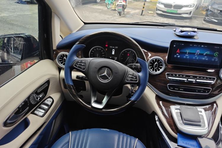 Used Mercedes-Benz Vito 2021 2.0T Business Version 7 Seats Steering Wheel