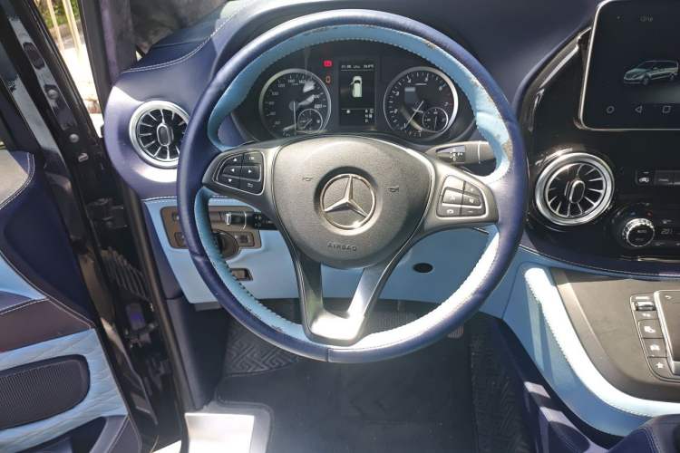 Used Mercedes-Benz Vito 2021 2.0T Business Version 7 Seats Steering Wheel