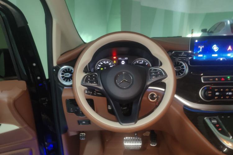 Used Mercedes-Benz Vito 2021 2.0T Elite Version 7 Seats Steering Wheel