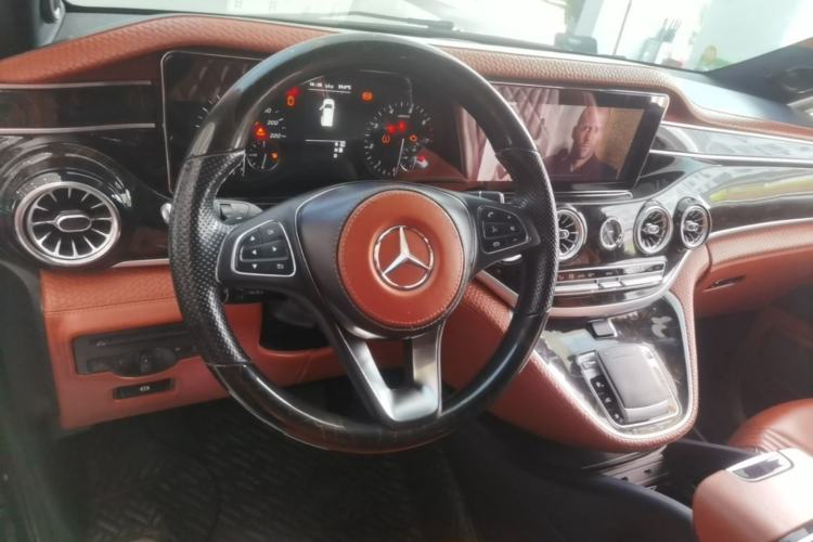 Used Mercedes-Benz Vito 2021 2.0T Business Version 7 Seats Steering Wheel