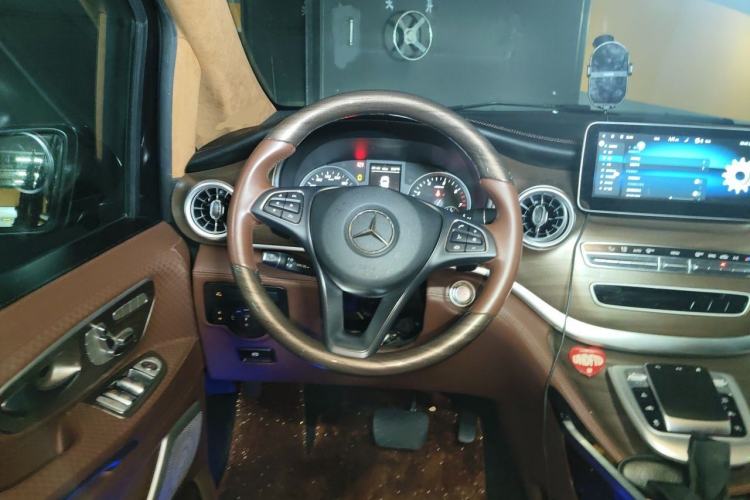 Used Mercedes-Benz Vito 2021 2.0T Business Version 7 Seats Steering Wheel