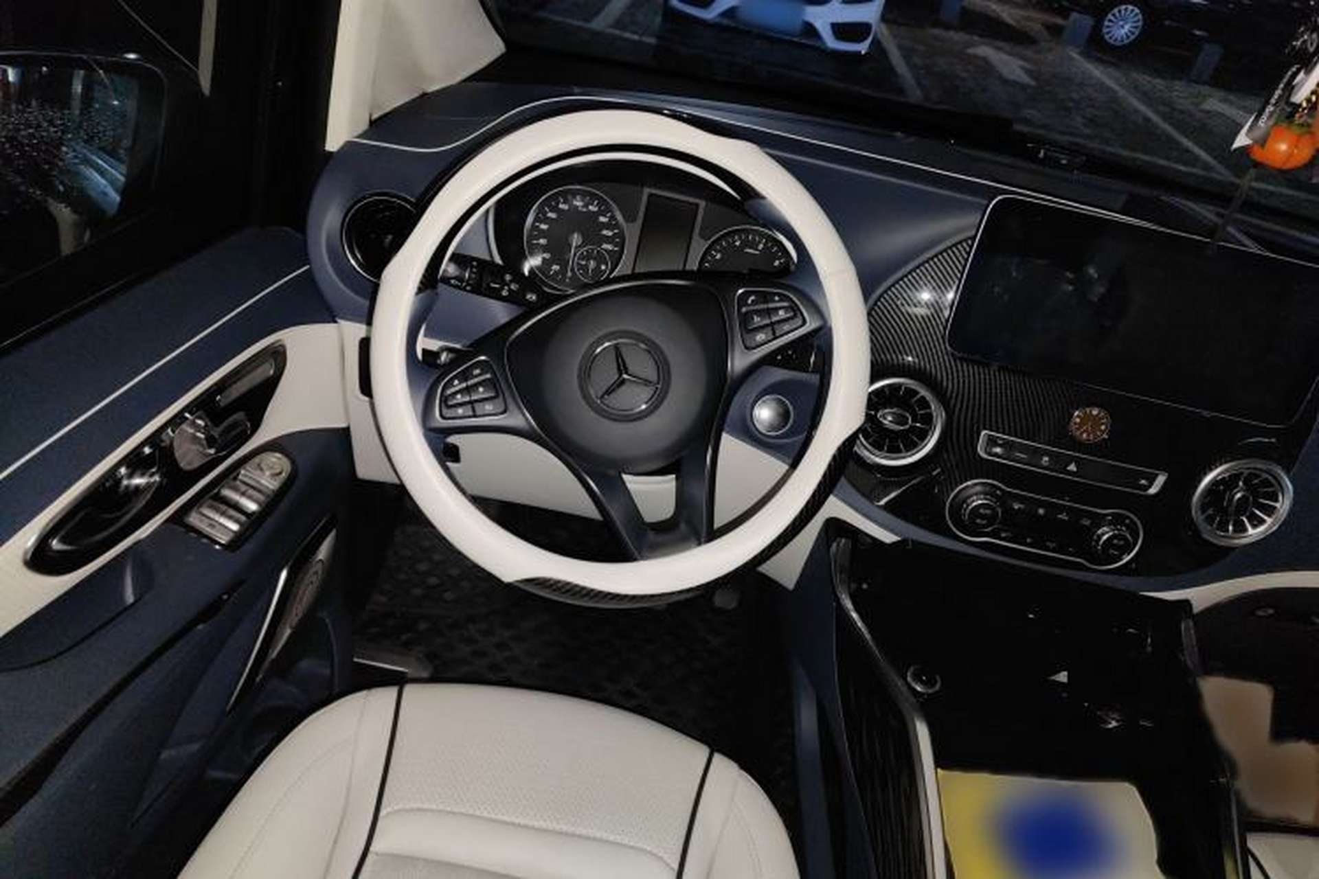 Used Mercedes-Benz Vito 2021 2.0T Business Version 7 Seats Steering Wheel