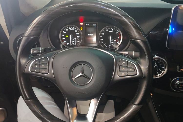 Used Mercedes-Benz Vito 2021 2.0T Business Version 7 Seats Steering Wheel