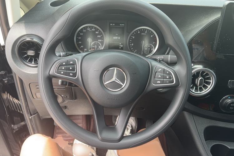 Used Mercedes-Benz Vito 2021 2.0T Elite Version 7 Seats Steering Wheel