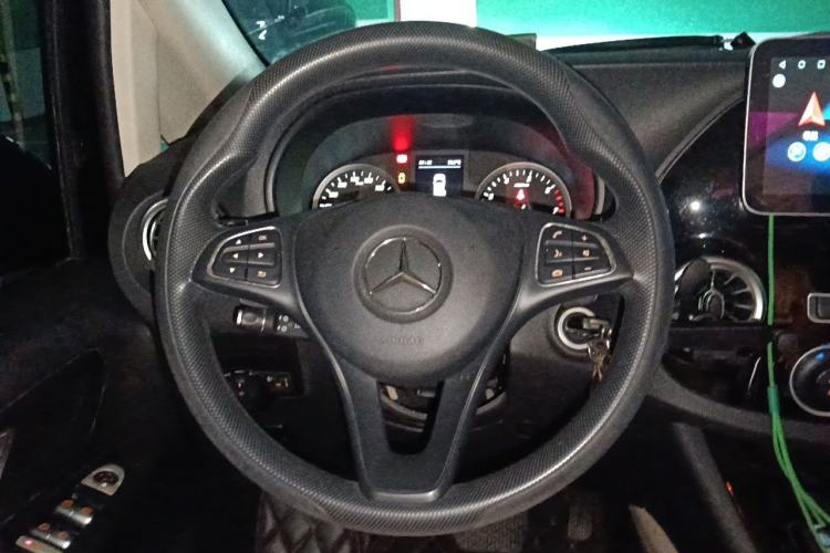 Used Mercedes-Benz Vito 2021 2.0T Elite Version 7 Seats Steering Wheel