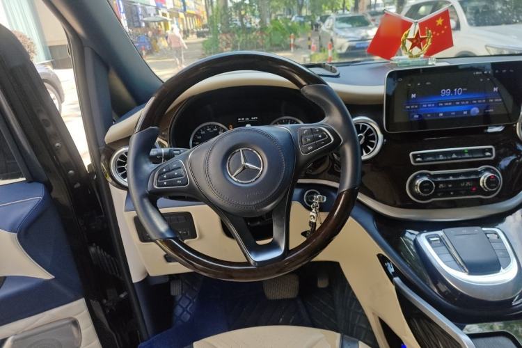 Used Mercedes-Benz Vito 2021 2.0T Business Version 7 Seats Steering Wheel