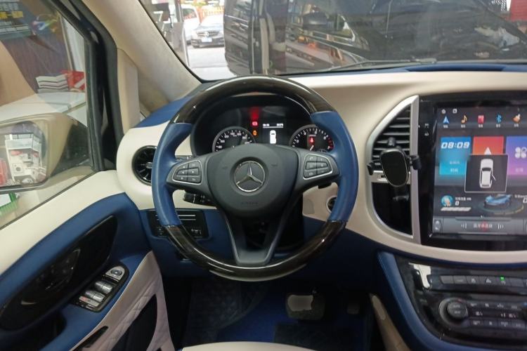 Used Mercedes-Benz Vito 2021 2.0T Elite Version 7 Seats Steering Wheel