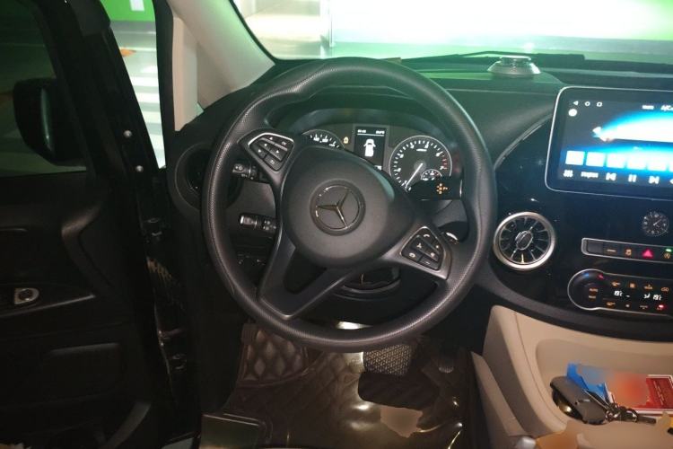 Used Mercedes-Benz Vito 2021 2.0T Elite Version 7 Seats Steering Wheel