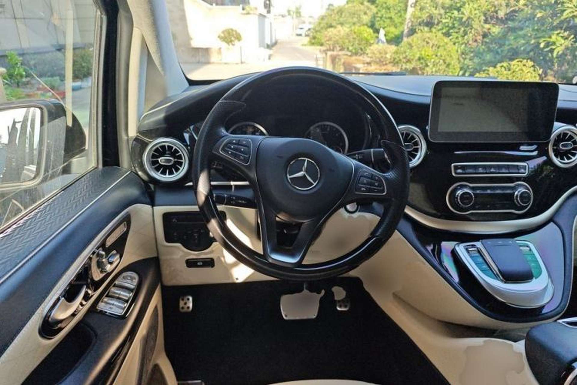 Used Mercedes-Benz Vito 2021 2.0T Business Version 7 Seats Steering Wheel