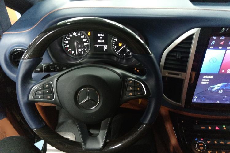 Used Mercedes-Benz Vito 2021 2.0T Elite Version 7 Seats Steering Wheel