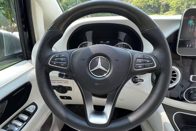 Used Mercedes-Benz Vito 2021 2.0T Elite Version 7 Seats Steering Wheel