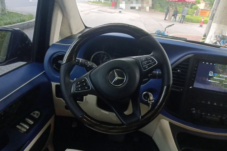 Used Mercedes-Benz Vito 2021 2.0T Elite Version 7 Seats Steering Wheel