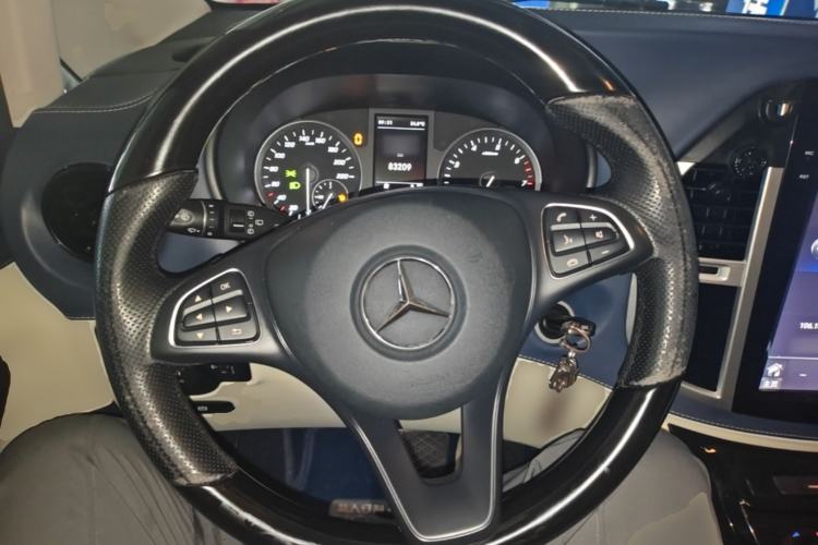 Used Mercedes-Benz Vito 2021 2.0T Elite Version 7 Seats Steering Wheel