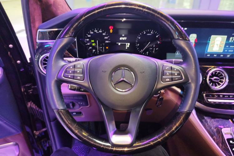 Used Mercedes-Benz Vito 2021 2.0T Business Version 7 Seats Steering Wheel