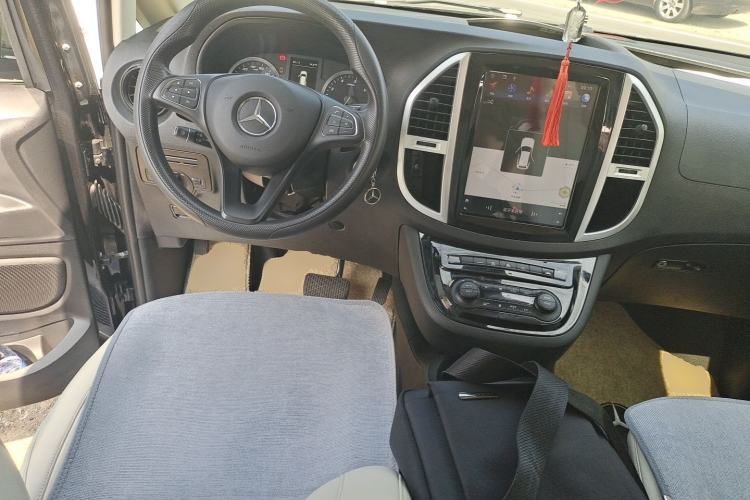 Used Mercedes-Benz Vito 2021 2.0T Elite Version 7 Seats Steering Wheel