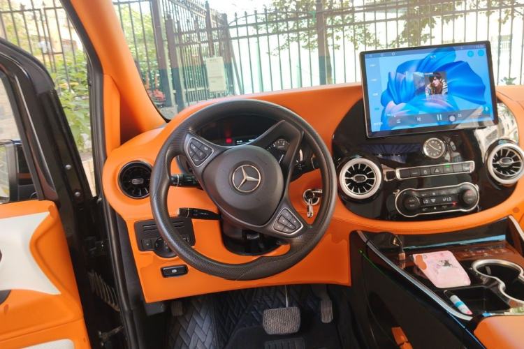Used Mercedes-Benz Vito 2021 2.0T Elite Version 7 Seats Steering Wheel