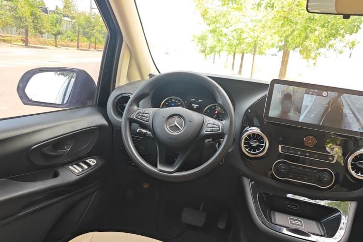 Used Mercedes-Benz Vito 2021 2.0T Elite Version 7 Seats Steering Wheel