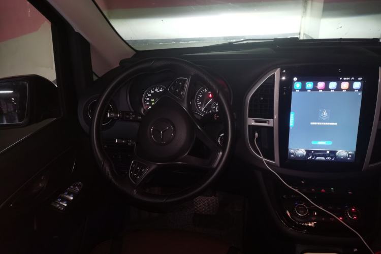 Used Mercedes-Benz Vito 2021 2.0T Business Version 7 Seats Steering Wheel