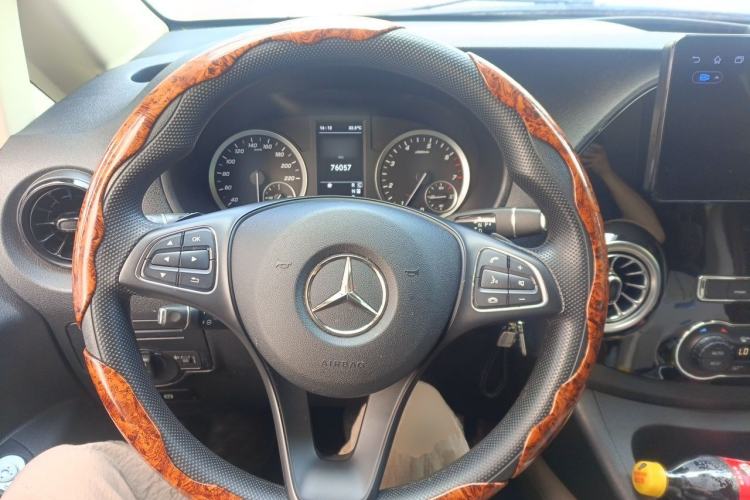 Used Mercedes-Benz Vito 2021 2.0T Elite Version 7 Seats Steering Wheel