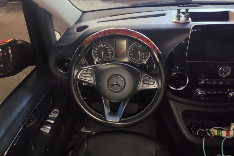 Used Mercedes-Benz Vito 2021 2.0T Business Version 7 Seats Steering Wheel