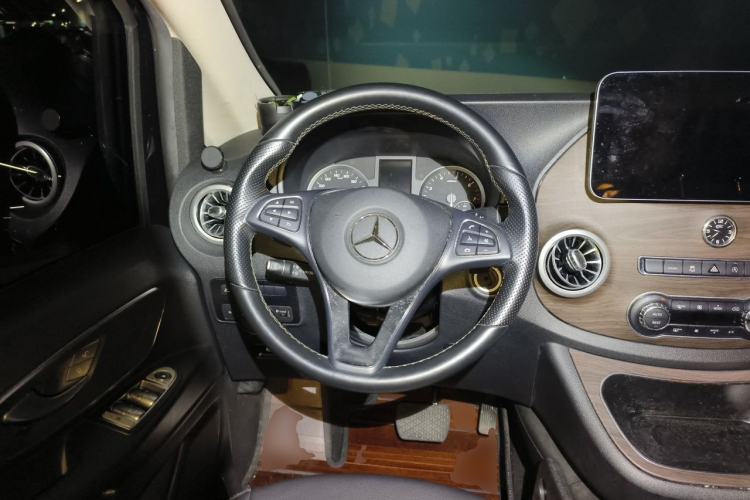Used Mercedes-Benz Vito 2021 2.0T Business Version 7 Seats Steering Wheel