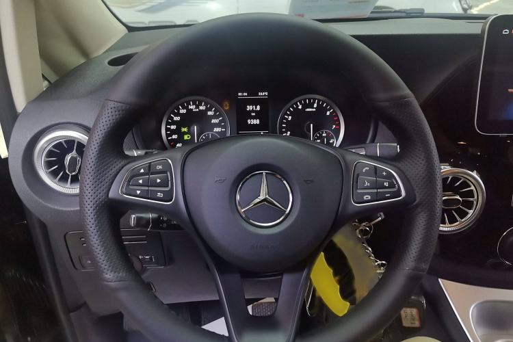 Used Mercedes-Benz Vito 2021 2.0T Elite Version 7 Seats Steering Wheel