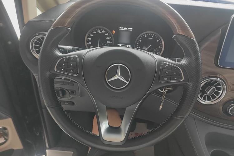 Used Mercedes-Benz Vito 2021 2.0T Business Version 7 Seats Steering Wheel