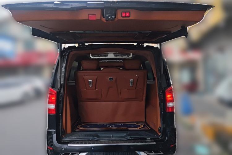 Used Mercedes-Benz Vito 2021 2.0T Elite Version 7 Seats Trunk