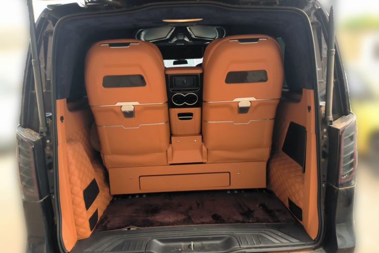 Used Mercedes-Benz Vito 2021 2.0T Elite Version 7 Seats Trunk