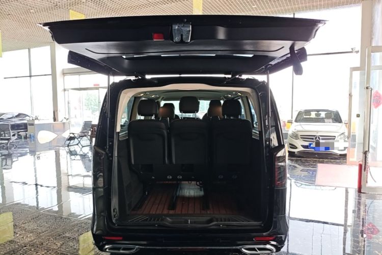 Used Mercedes-Benz Vito 2021 2.0T Elite Version 7 Seats Trunk