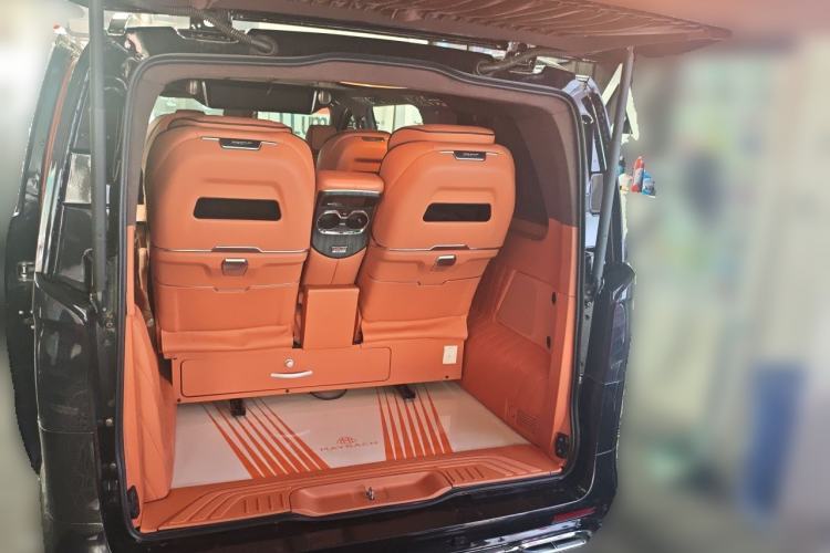 Used Mercedes-Benz Vito 2021 2.0T Elite Version 7 Seats Trunk